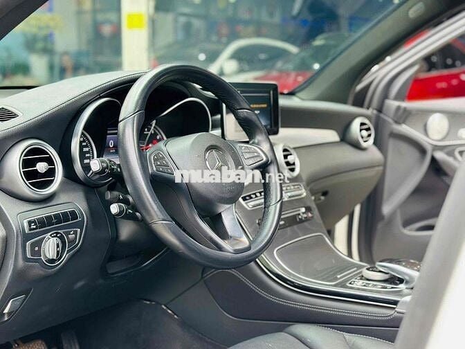 Mercedes Benz GLC 300 AMG 4MATIC  Model 2017