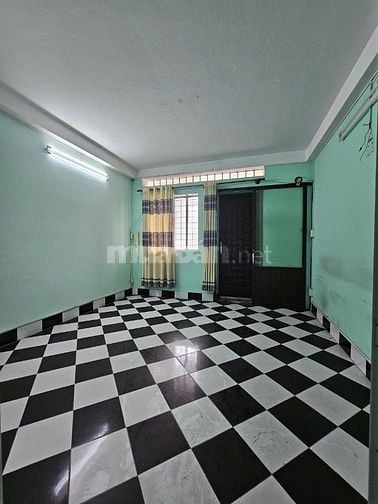 Cho thuê nhà mặt tiền đường 3/2, P.12, Q.10 giá 20tr