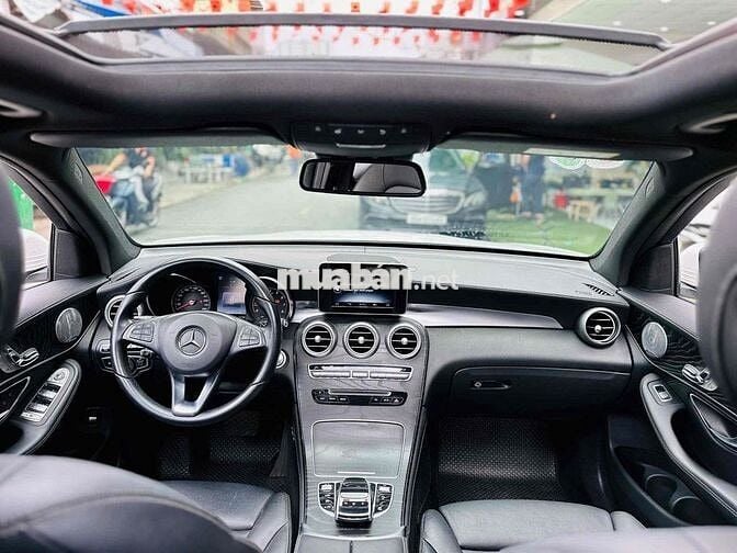 Mercedes Benz GLC 300 AMG 4MATIC  Model 2017