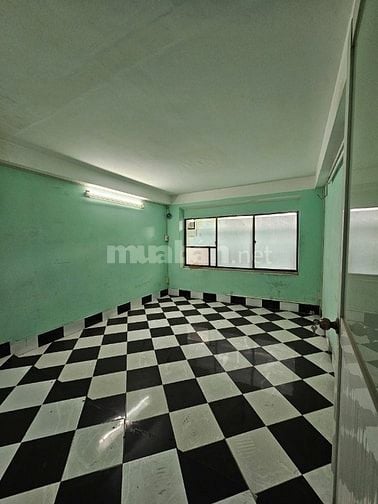 Cho thuê nhà mặt tiền đường 3/2, P.12, Q.10 giá 20tr