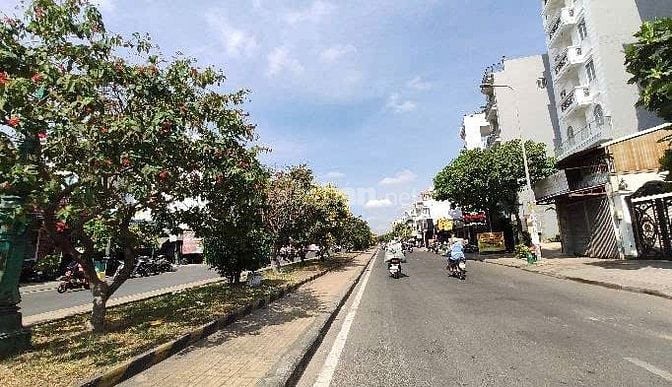 Bán nhà 2 mt hẻm kinh doanh Lê Thúc Hoạch 4.2x8 kết cấu 1 lầu 3.99 tỷ 