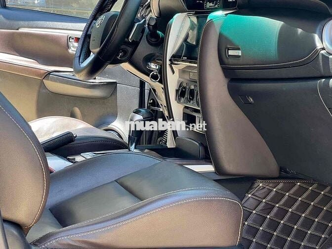 Toyota Fortuner 2018 2.4G 4x2 - 132000 km