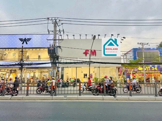 Cho thuê nhà Góc 2 mặt tiền: 645 Quang Trung, P11, Gò Vấp_DT:940m2