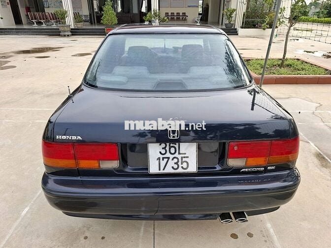 Honda Accord 1992 2.0 MT - 50000 km