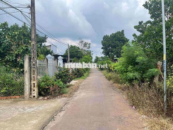 Bán 1788m2 đất hồng có sẵn 300m thổ. View núi Chứa Chan,Xuân Lộc,Đ Nai
