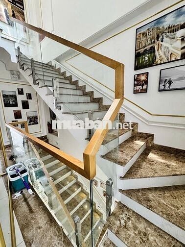 NHÀ ĐƯỜNG HOÀNG HOA THÁM DIỆN TÍCH: 5X18M HẦM 4 TẦNG CHO THUÊ