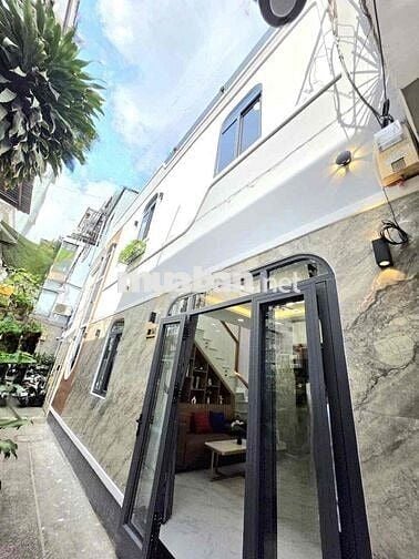 Chủ gấp bán căn nhà tại Bình Thạnh