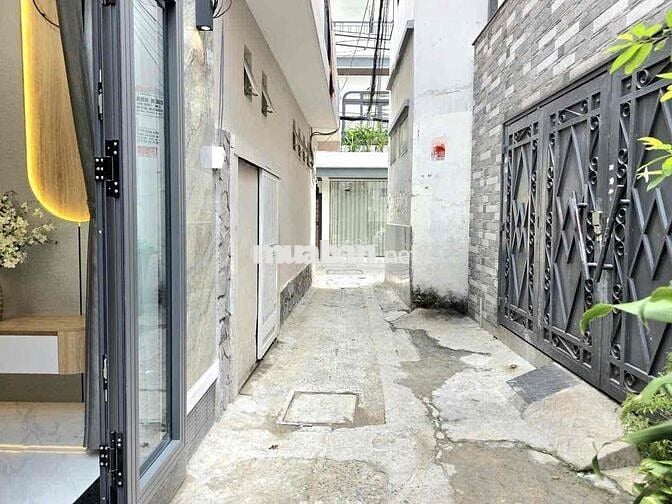 Chủ gấp bán căn nhà tại Bình Thạnh
