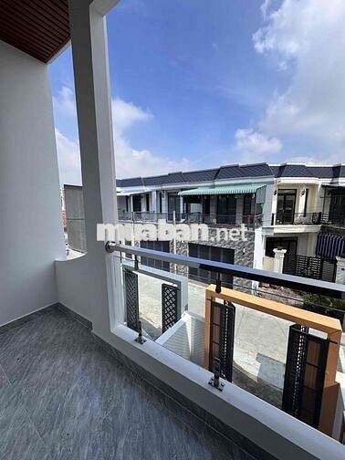 Chính Chủ bán căn 1 trệt 1 lầu, 100m2 chỉ với 1,1 tỷ tại Cần Đước, LA