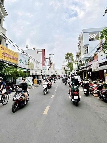 Nhà ngay Nguyễn Suý- DT:4x12- đúc 4tầng- chỉ 5.xtỷ