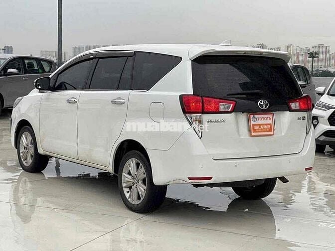 Toyota Innova 2021 2.0V - 107000 km