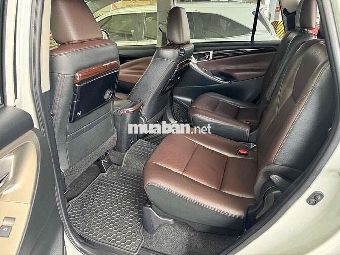 Toyota Innova 2021 2.0V - 107000 km