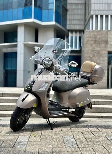 Vespa GTS Super Tech 300