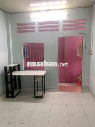 Phòng trọ 12m2 đường CMT8 Q3 đối diện CV Lê Thị Riêng