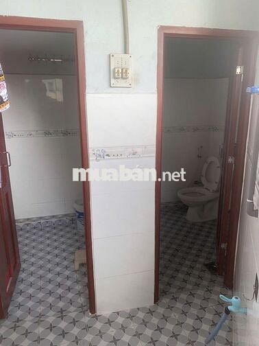 Phòng trọ 12m2 đường CMT8 Q3 đối diện CV Lê Thị Riêng