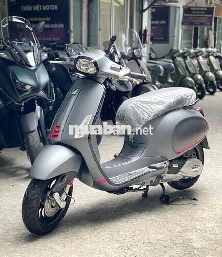 Vespa Sprint S150 Grey Titanio mới
