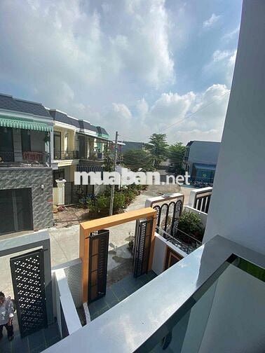 🔥Nhà 100m² giá chỉ 2,8 tỷ tại Cần Đước Long An – gần chợ, tiện ích đủ🔥