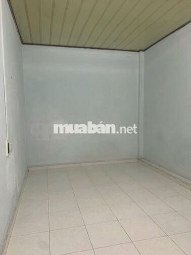 Phòng trọ 12m2 đường CMT8 Q3 đối diện CV Lê Thị Riêng