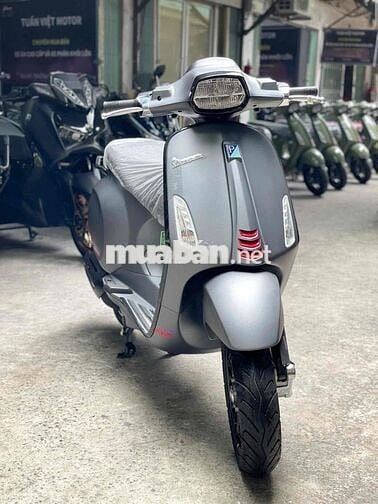 Vespa Sprint S150 Grey Titanio mới