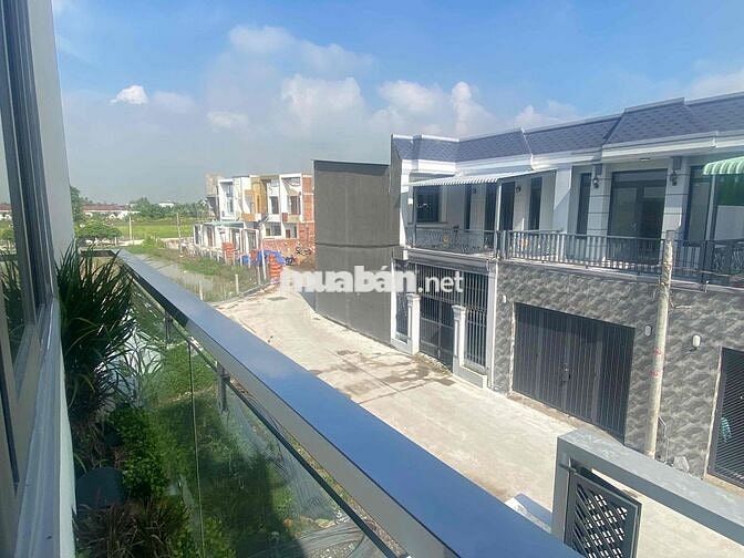 🔥Nhà 100m² giá chỉ 2,8 tỷ tại Cần Đước Long An – gần chợ, tiện ích đủ🔥