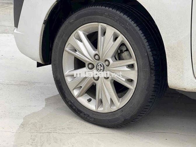 Toyota Innova 2021 2.0V - 107000 km