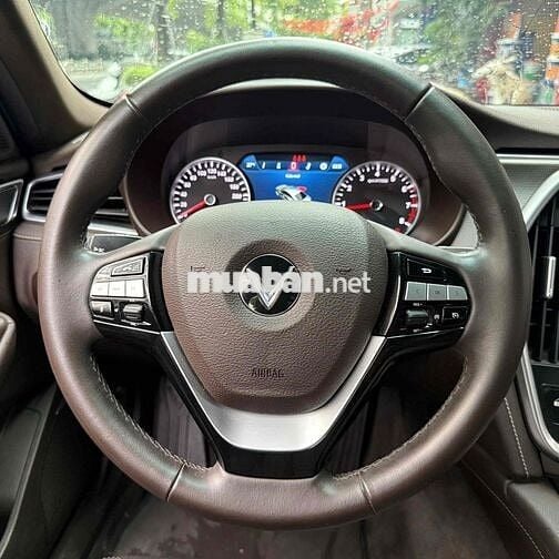 VinFast Lux A2.0 2021 2.0 AT - 50000 km