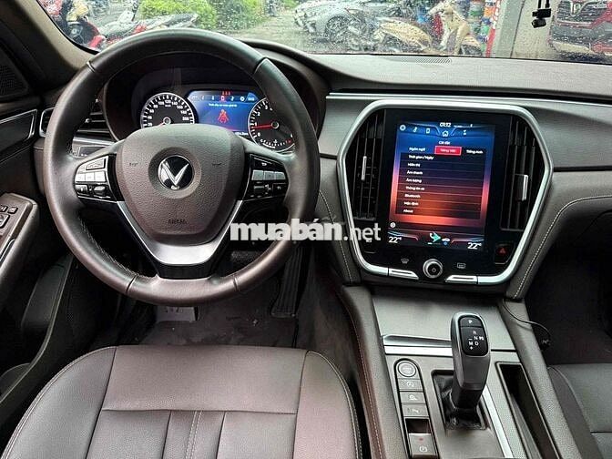VinFast Lux A2.0 2021 2.0 AT - 50000 km