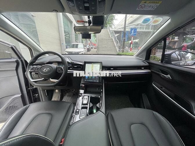 Hyundai Custin 2023 2.0 Cao cấp Màu Đen - 22200 km
