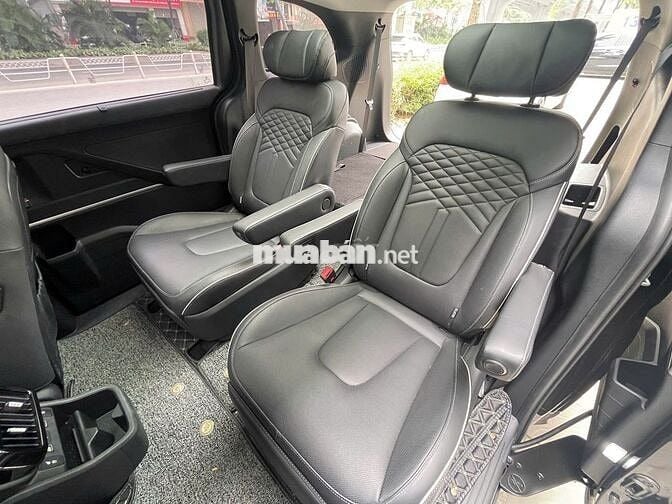 Hyundai Custin 2023 2.0 Cao cấp Màu Đen - 22200 km