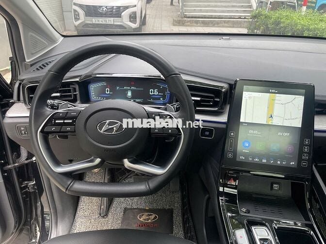 Hyundai Custin 2023 2.0 Cao cấp Màu Đen - 22200 km