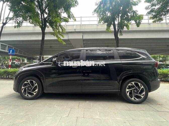 Hyundai Custin 2023 2.0 Cao cấp Màu Đen - 22200 km