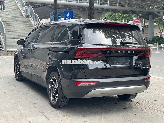 Hyundai Custin 2023 2.0 Cao cấp Màu Đen - 22200 km