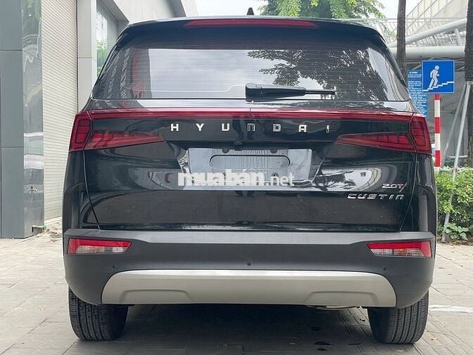 Hyundai Custin 2023 2.0 Cao cấp Màu Đen - 22200 km