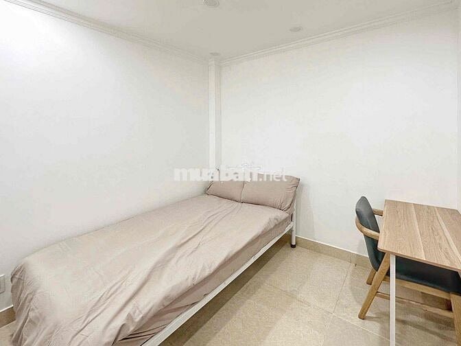 CHÍNH CHỦ CHO THUÊ 2PN BAN CÔNG THANG MÁY FULL NỘI THẤT NGAY BẾN THANH