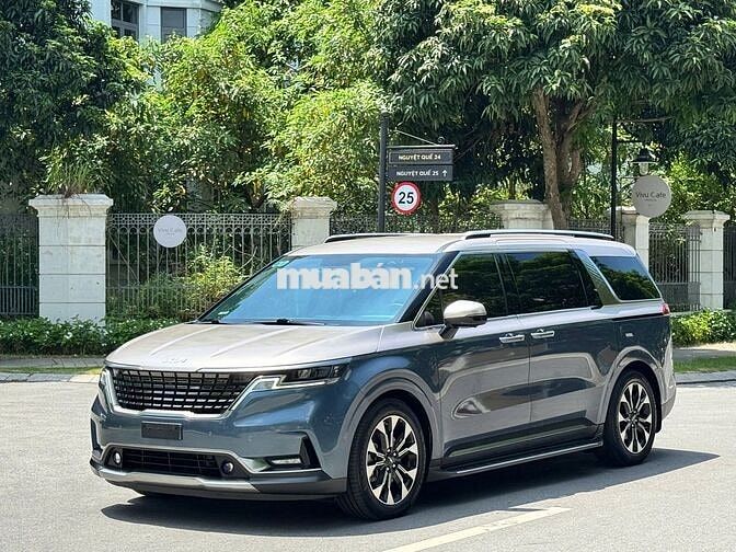 Carnival Premium 8 chỗ đời 2022