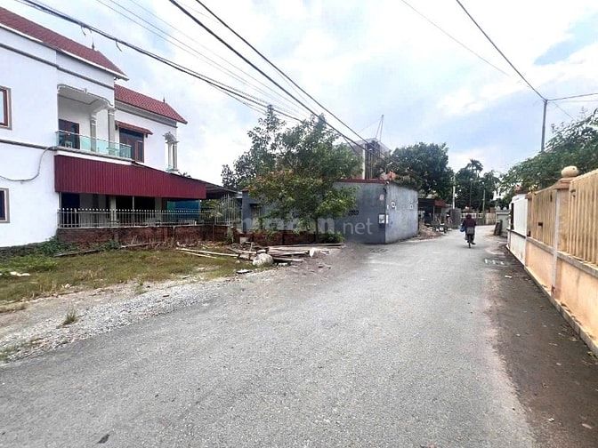 Trục chính Yên Phú- Yên Mỹ. Giá chỉ 2.7tỷ  . Giá tốt nhất khu vực