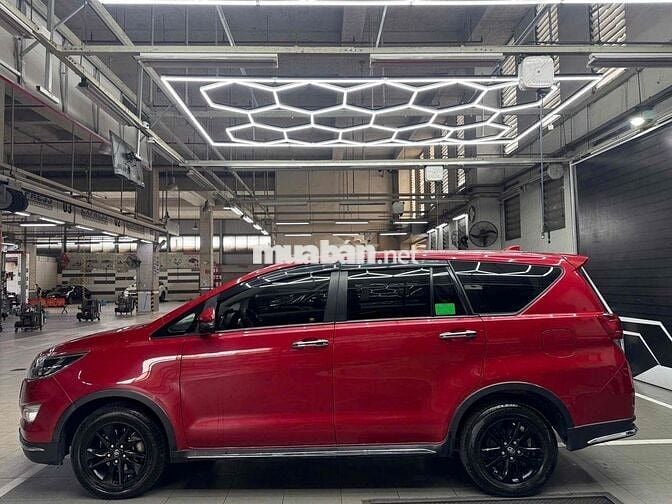 Toyota Innova 2019 2.0 Venturer - 113000 km
