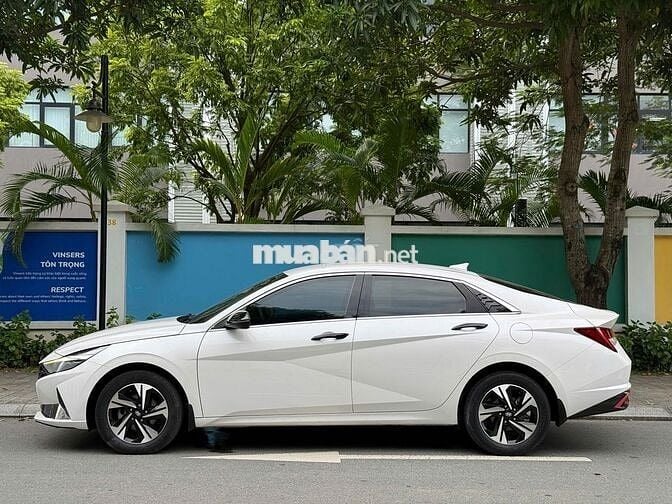 Elantra 1.6 sx 2022 model 23 đặc biệt