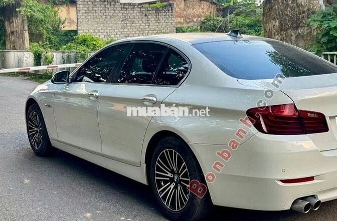 BMW 5 Series 520i sản xuất 2015, xe nhập khẩu
