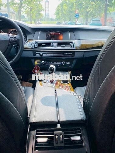 BMW 5 Series 520i sản xuất 2015, xe nhập khẩu