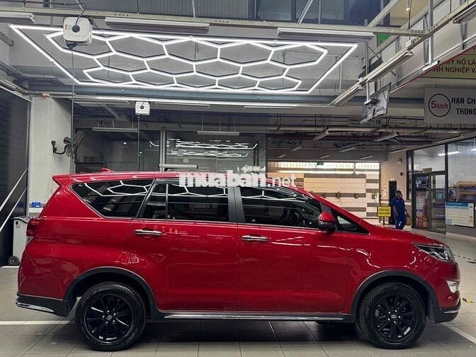 Toyota Innova 2019 2.0 Venturer - 113000 km