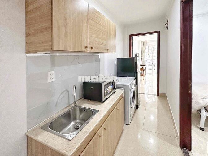CHÍNH CHỦ CHO THUÊ 2PN BAN CÔNG THANG MÁY FULL NỘI THẤT NGAY BẾN THANH