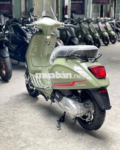 Vespa Sprint 150 ABS 2025 mới