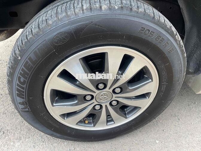 Toyota Innova 2015 2.0G - 115000 km