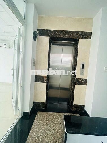 HOT HOT!! Cho thuê nhà 300C Lê Văn Sỹ, Q3. DTSD 500m2