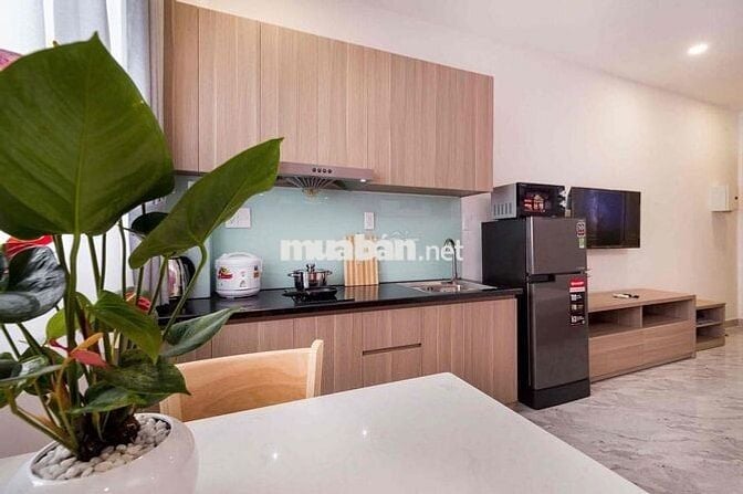 CĂN HỘ 32m2 full nội thất, ban công, thang máy tại Phú Nhuận, giáp Q3