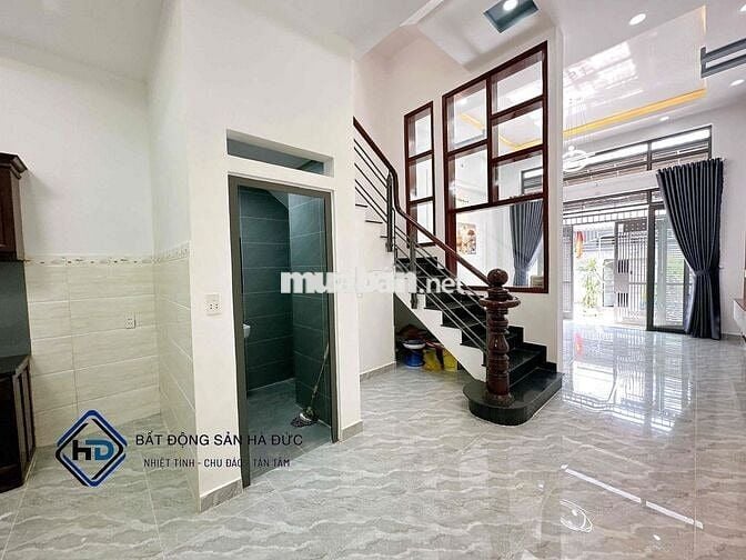 Nhà 2 lầu 4.5x13 tặng nội thất gần trường học Nguyễn Trung Trực