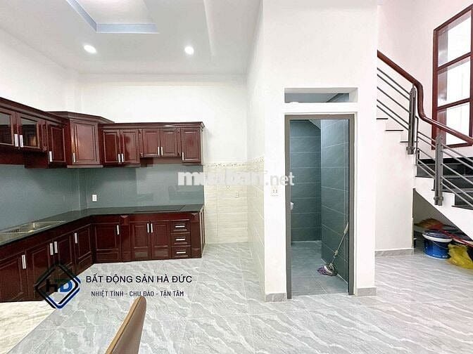 Nhà 2 lầu 4.5x13 tặng nội thất gần trường học Nguyễn Trung Trực