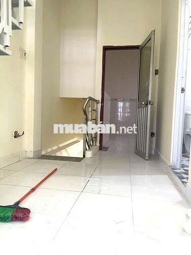 Cho thuê nguyên căn mặt tiền hẻm thông hưng phú F8 , Q8 hẻm
Xe hơi