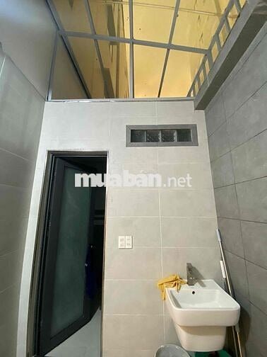 SIÊU HOT NHÀ MỚI TRẮNG TINH LUNG LINH - CÓ THANG MÁY - 6 PHÒNG - 7 WC